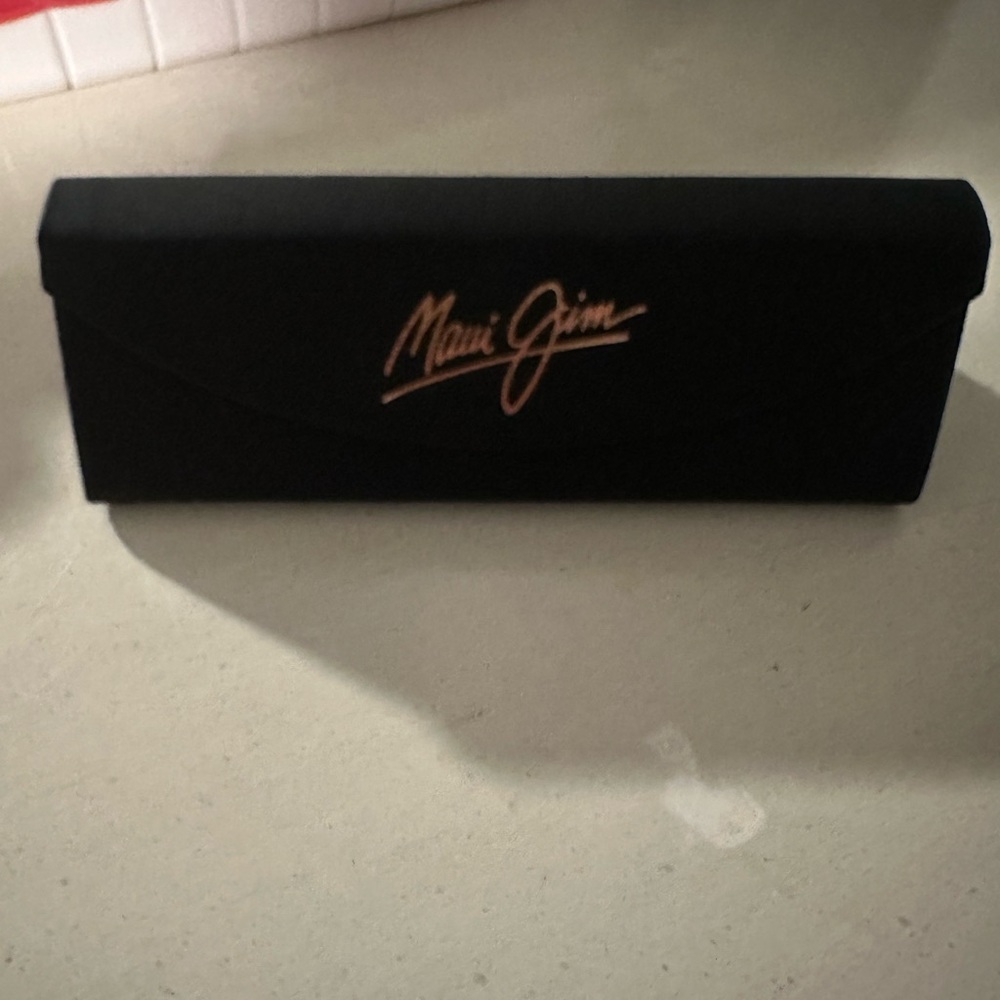 Brand new Unisex Maui Jim Black Sunglasses Holder